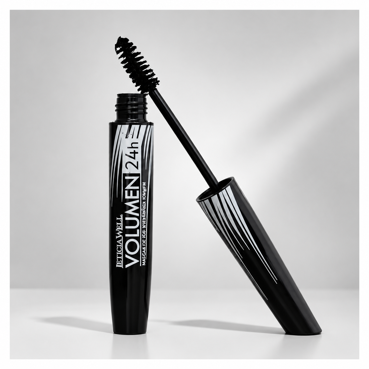 Mascara noir volume